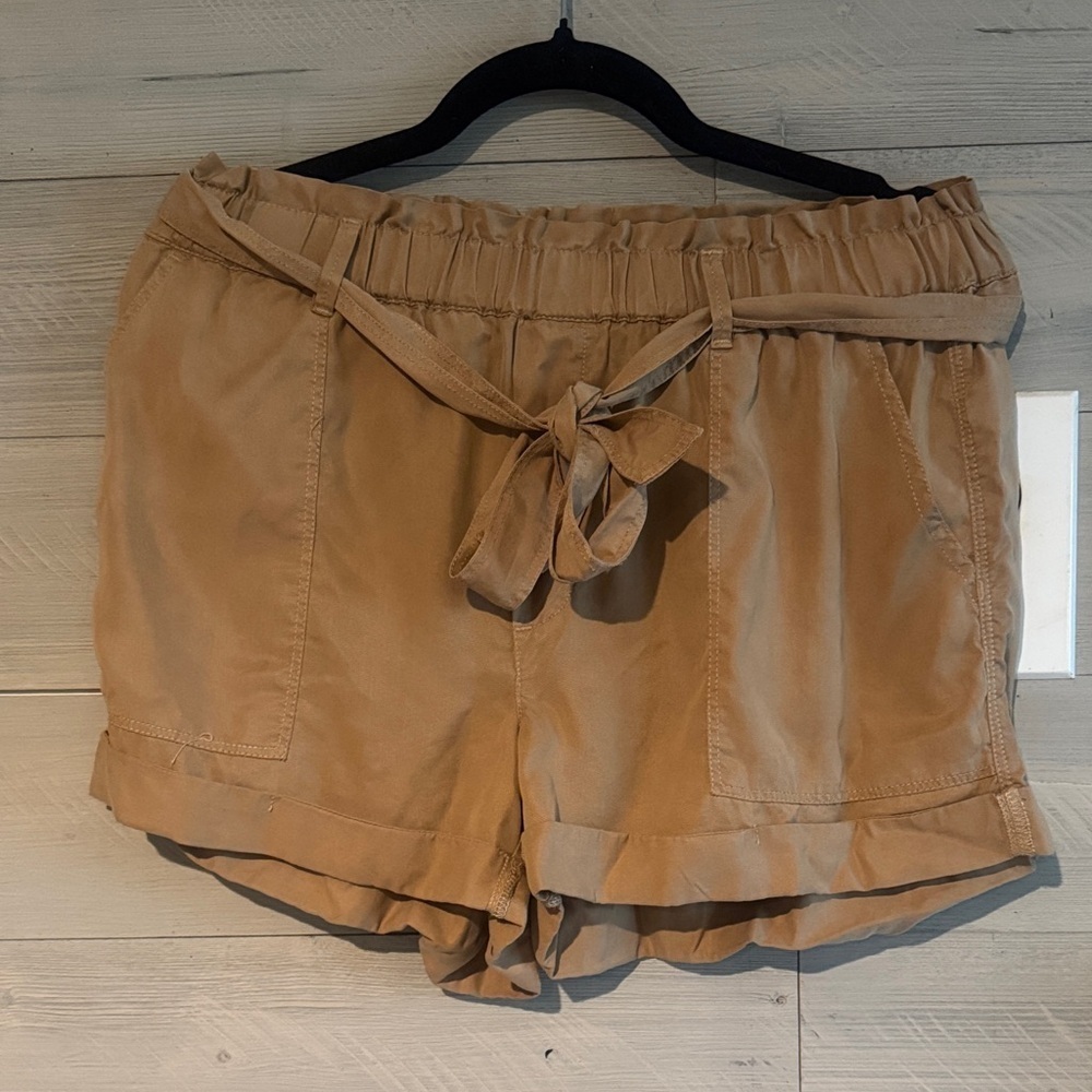 Aerie High Waist Tan Shorts for Women - Picture 3 of 6